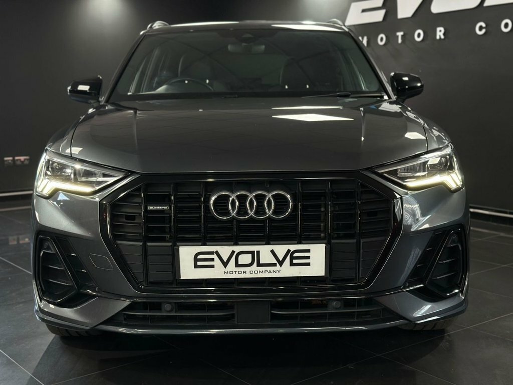 Audi Q3 2L Black Edition FG72DXK Grey #4