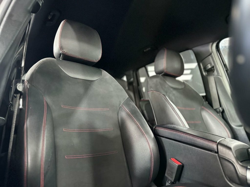Mercedes-Benz GLB Class 220 Amg Line Black #26
