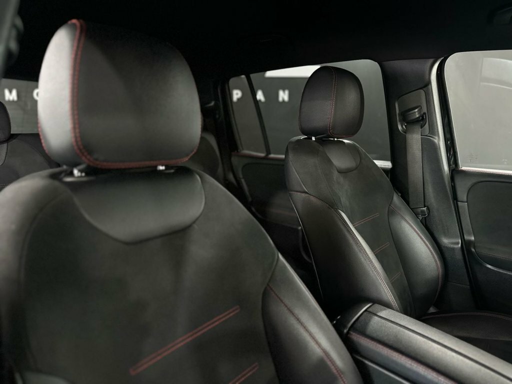 Mercedes-Benz GLB Class 220 Amg Line Black #27