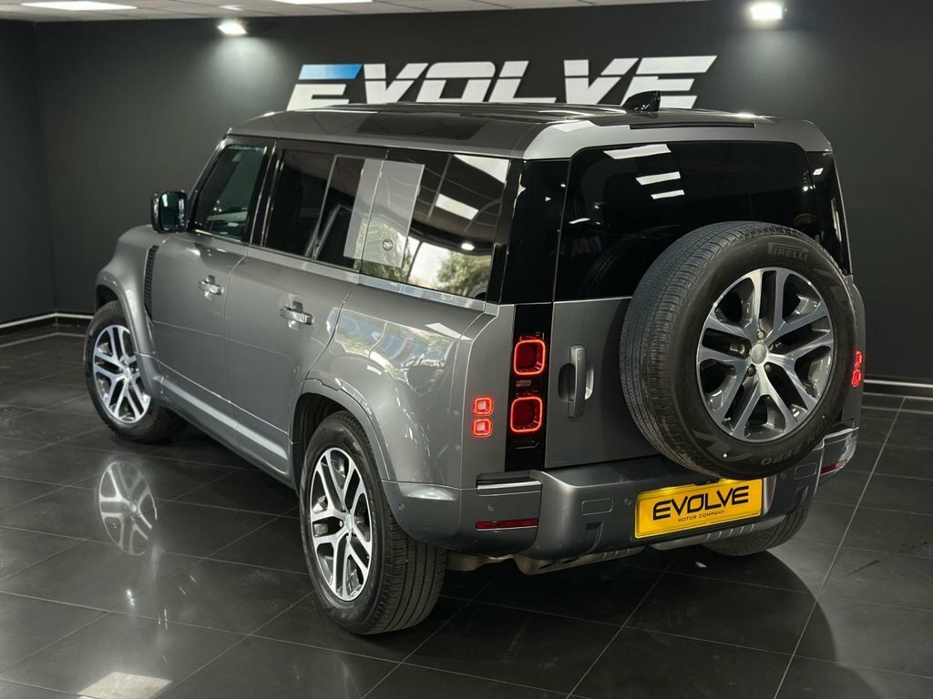 Land Rover Defender 110 Hse Black #11