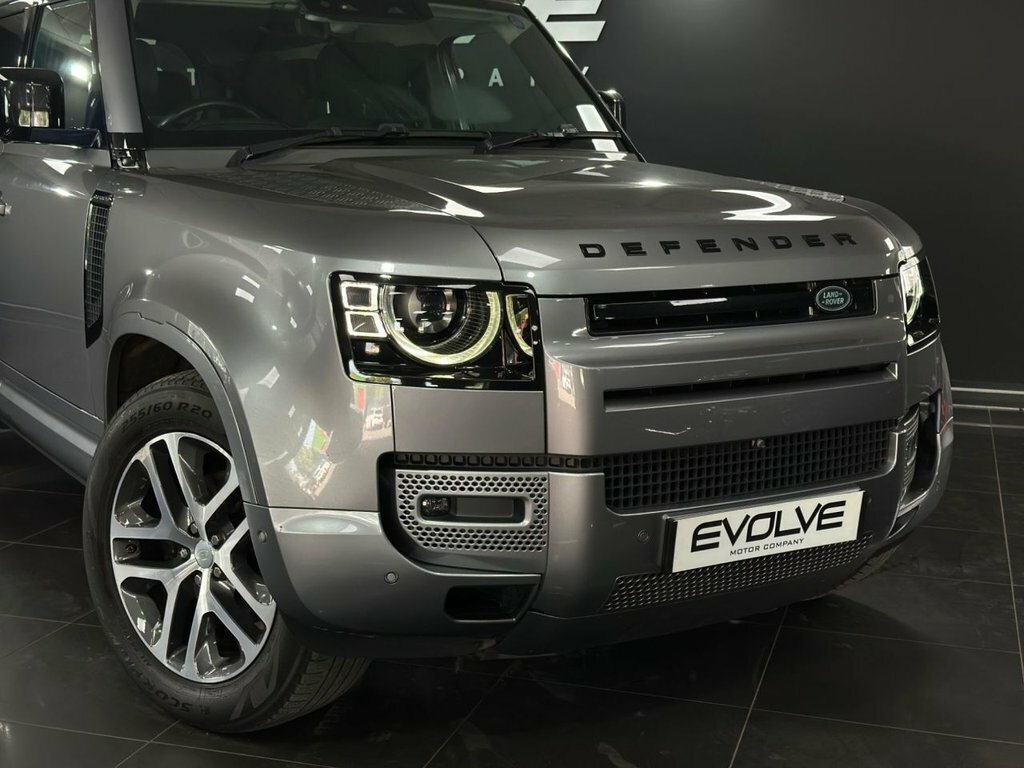 Land Rover Defender 110 Hse Black #14