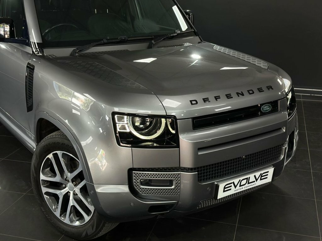 Land Rover Defender 110 Hse Black #12