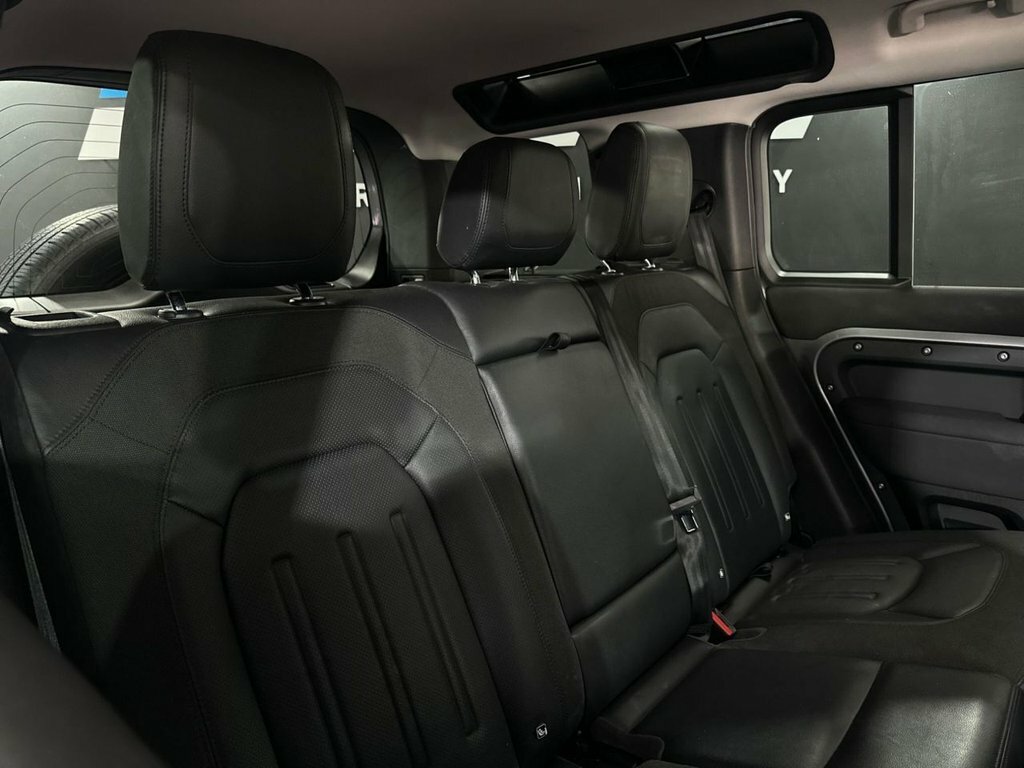 Land Rover Defender 110 Hse Black #30