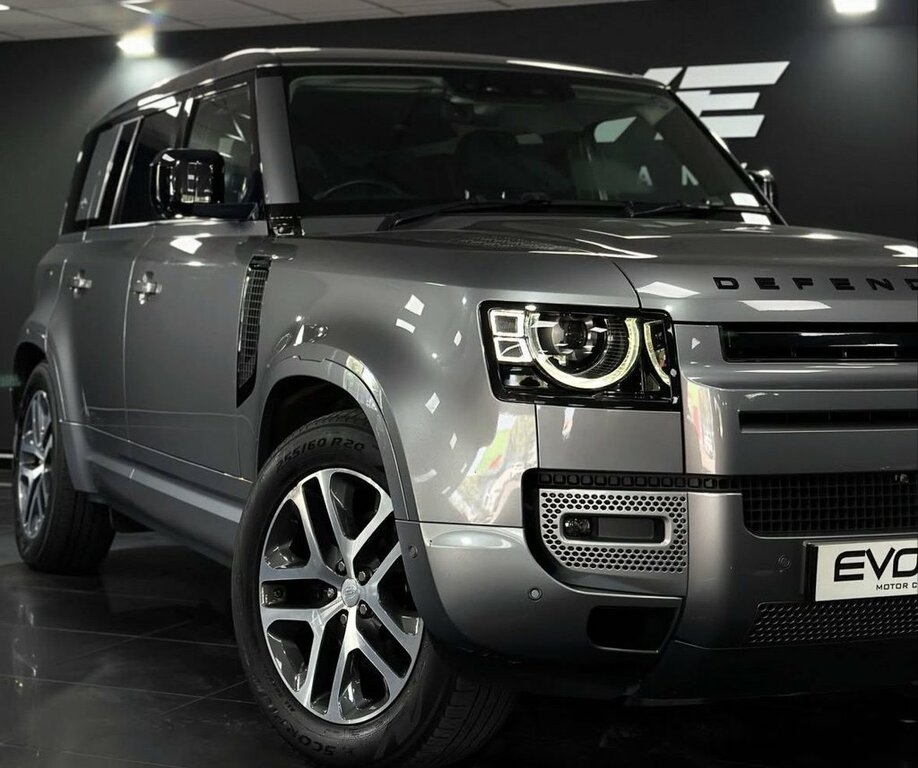 Land Rover Defender 110 Hse Black #8