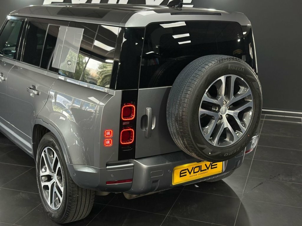 Land Rover Defender 110 Hse Black #13