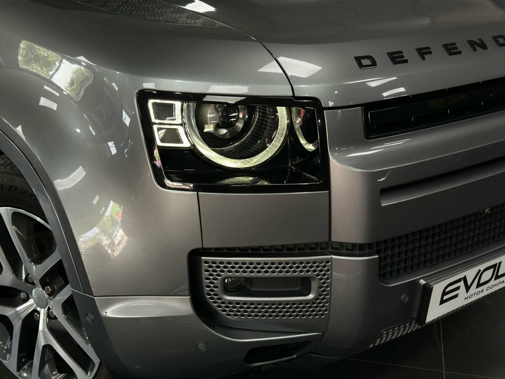 Land Rover Defender 110 Hse Black #15