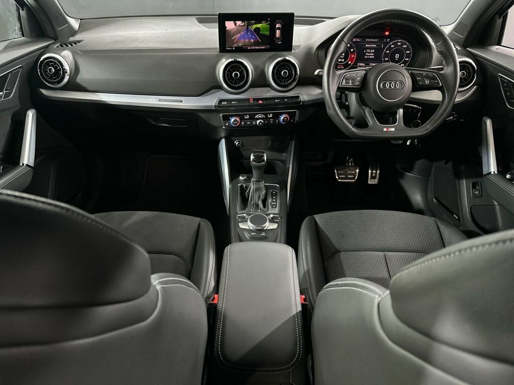 Audi SQ2 2L Black Edition Grey #3