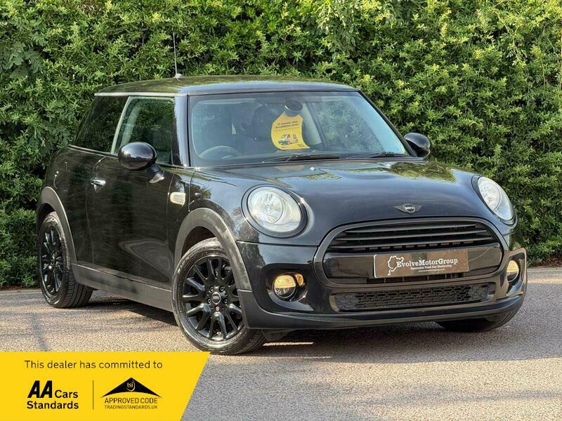 Mini Hatch 1.5 Cooper Euro 6 Black