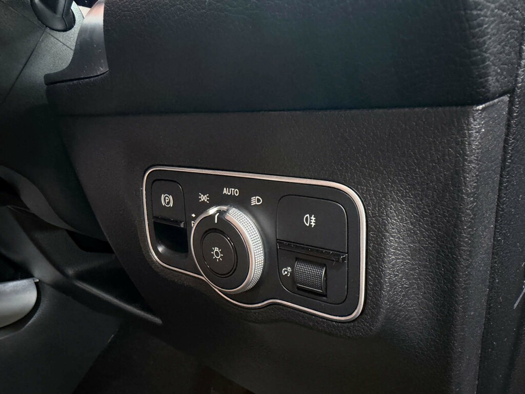 Mercedes-Benz GLB Class 200 Amg Line Premium Plus 7G-tronic Estate Grey #51