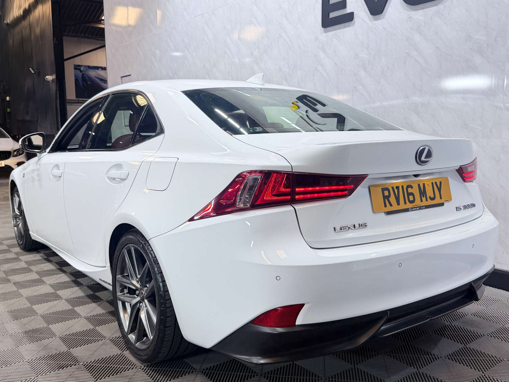 Lexus IS 2.5 300H F Sport Saloon Hybrid E Cvt Eu White #24