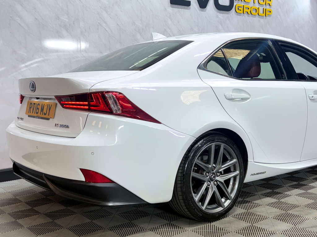 Lexus IS 2.5 300H F Sport Saloon Hybrid E Cvt Eu White #23