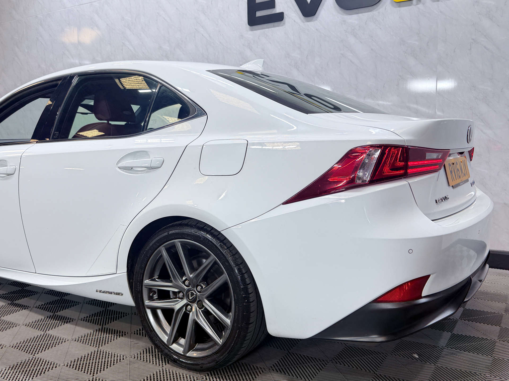 Lexus IS 2.5 300H F Sport Saloon Hybrid E Cvt Eu White #25