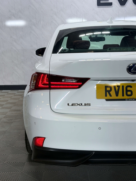 Lexus IS 2.5 300H F Sport Saloon Hybrid E Cvt Eu White #70