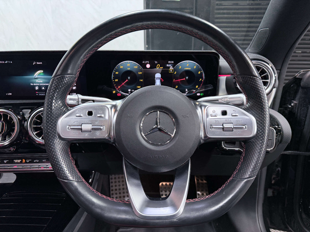 Mercedes-Benz CLA Class Mercedes-benz Cla Amg Shooting Brake Cla 35 Premiu White #48
