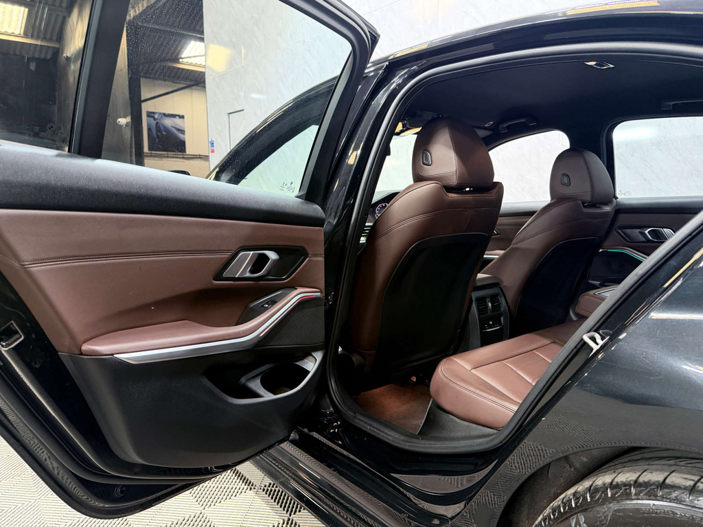 BMW 3 Series 320I Se Step Black #62