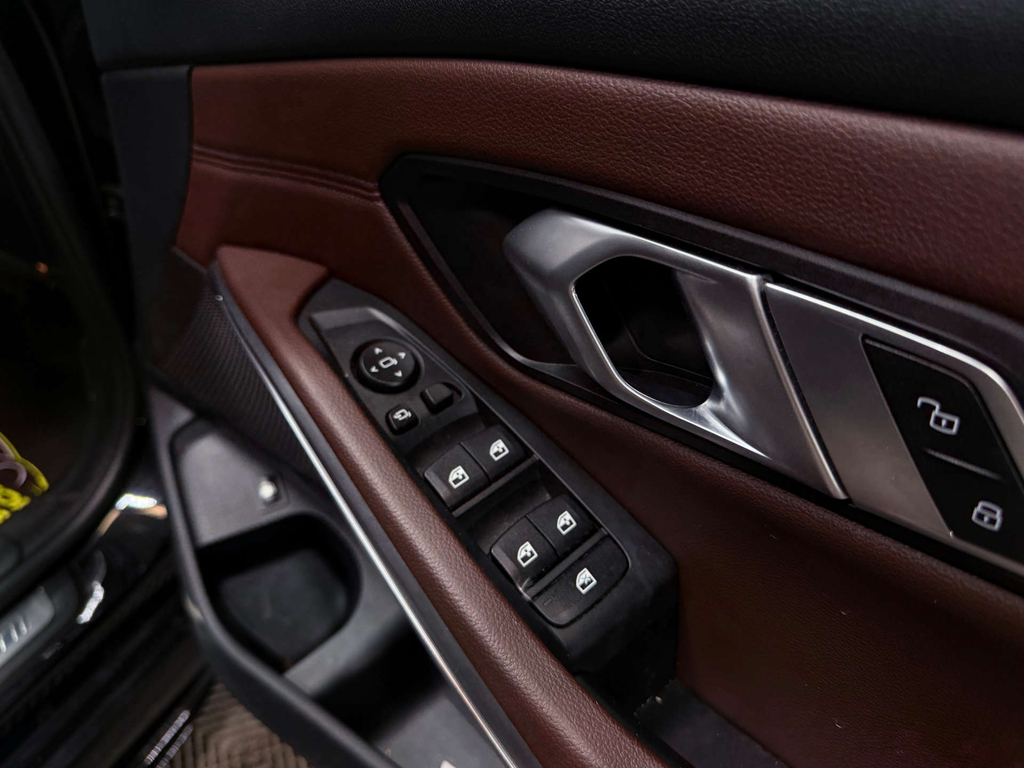 BMW 3 Series 320I Se Step Black #51