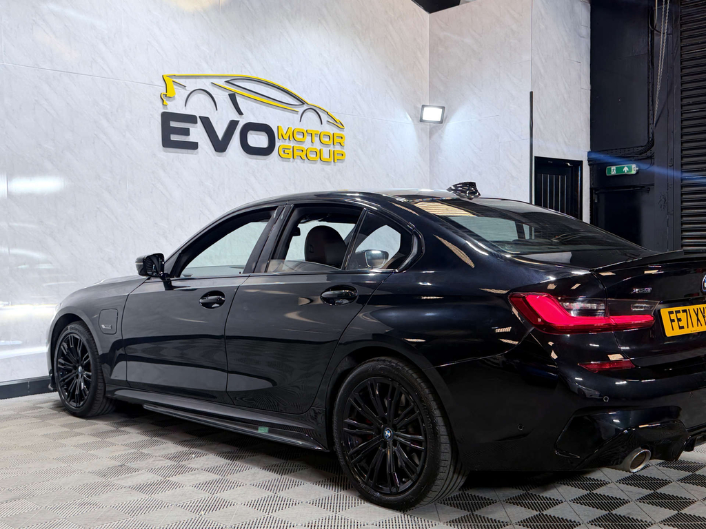 BMW 3 Series 320I Se Step Black #70
