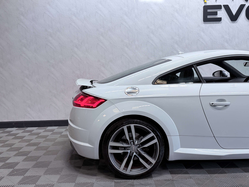 Audi TT 2.0 Tdi Ultra Sport Red #27
