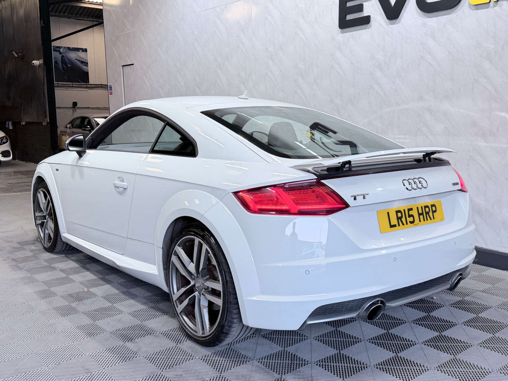 Audi TT 2.0 Tdi Ultra Sport Red #7