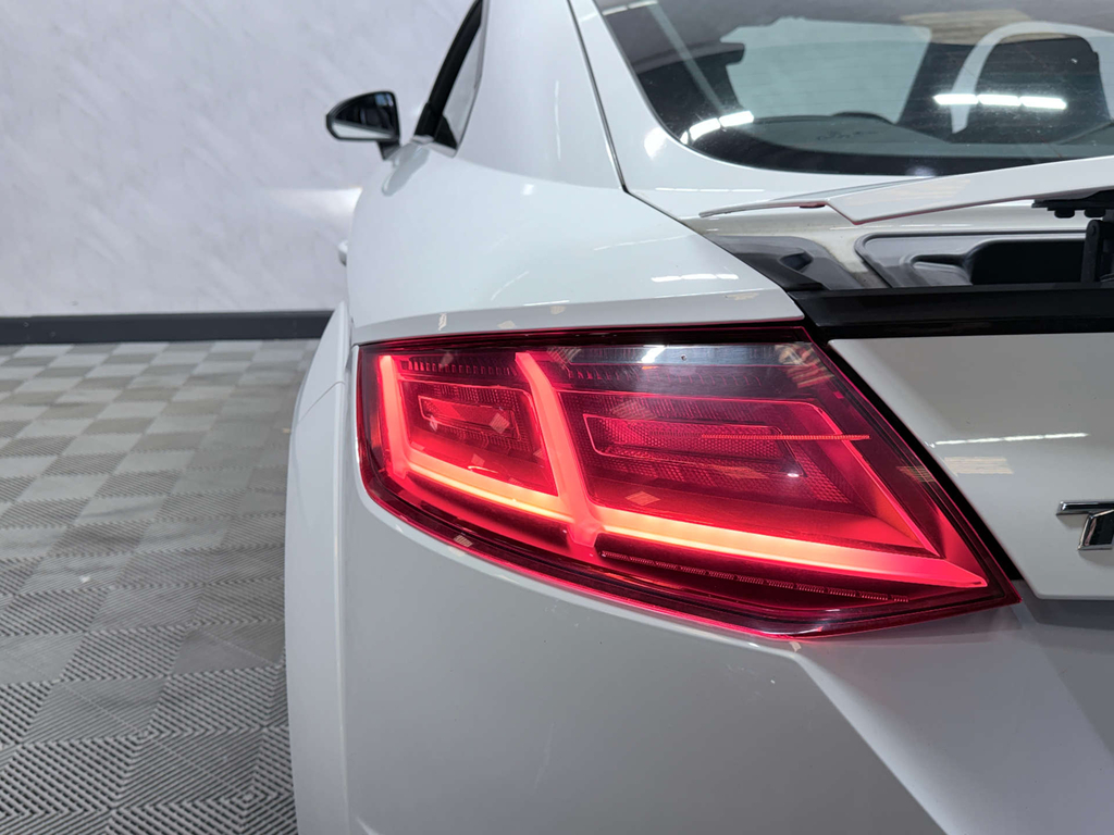 Audi TT 2.0 Tdi Ultra Sport Red #24