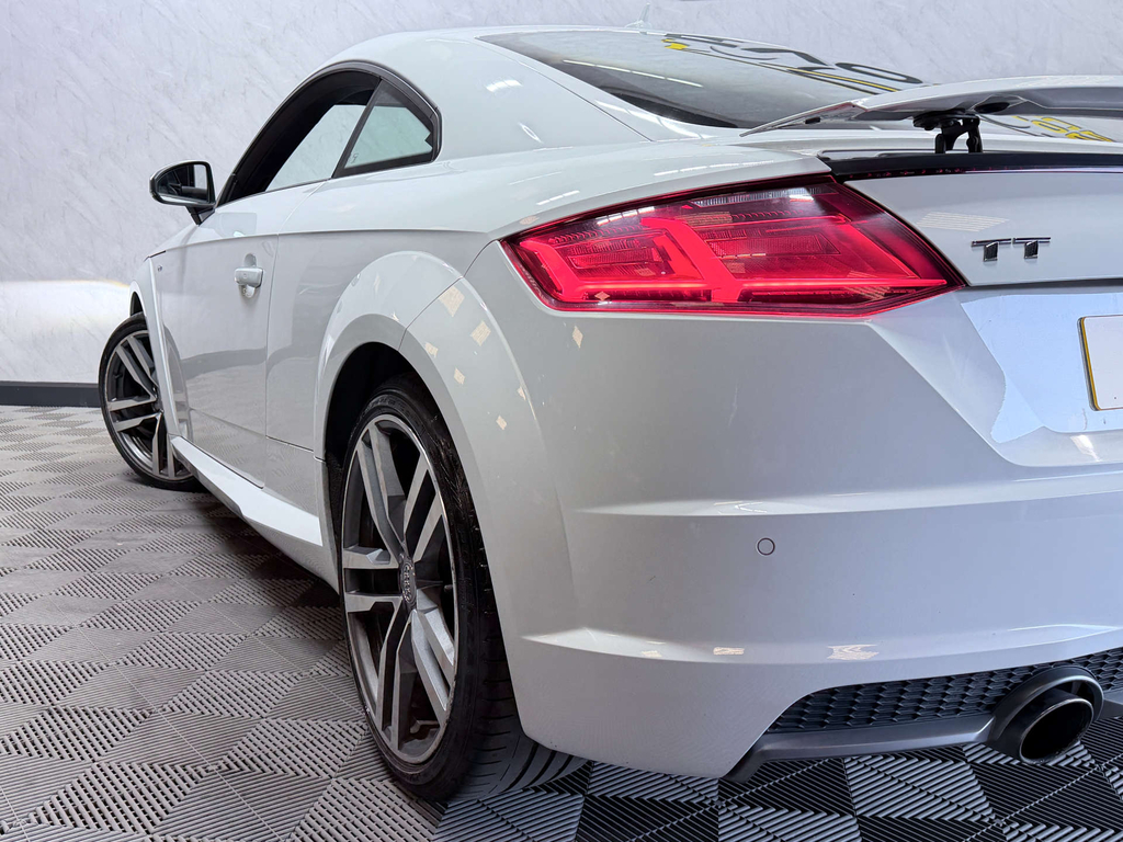 Audi TT 2.0 Tdi Ultra Sport Red #19