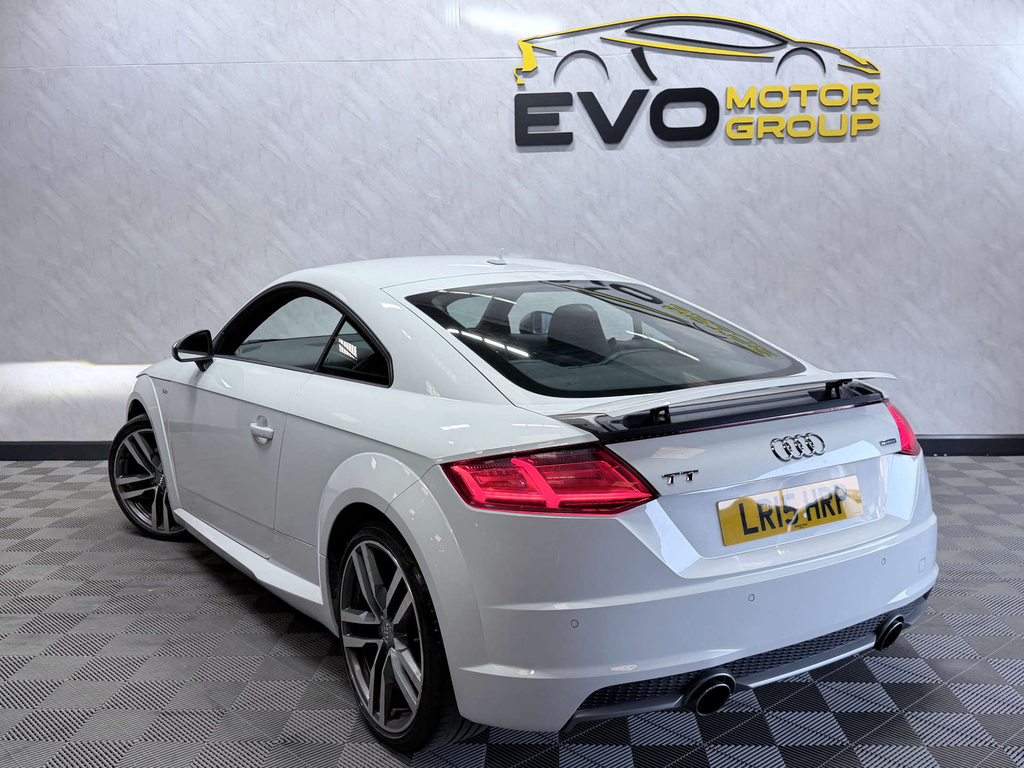 Audi TT 2.0 Tdi Ultra Sport Red #17