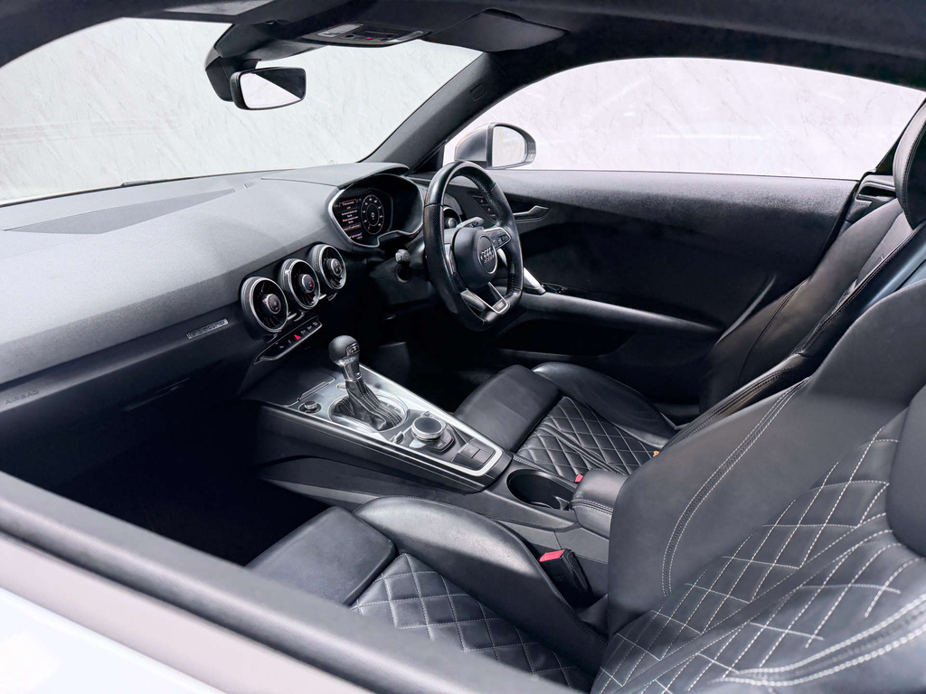 Audi TT 2.0 Tdi Ultra Sport Red #13