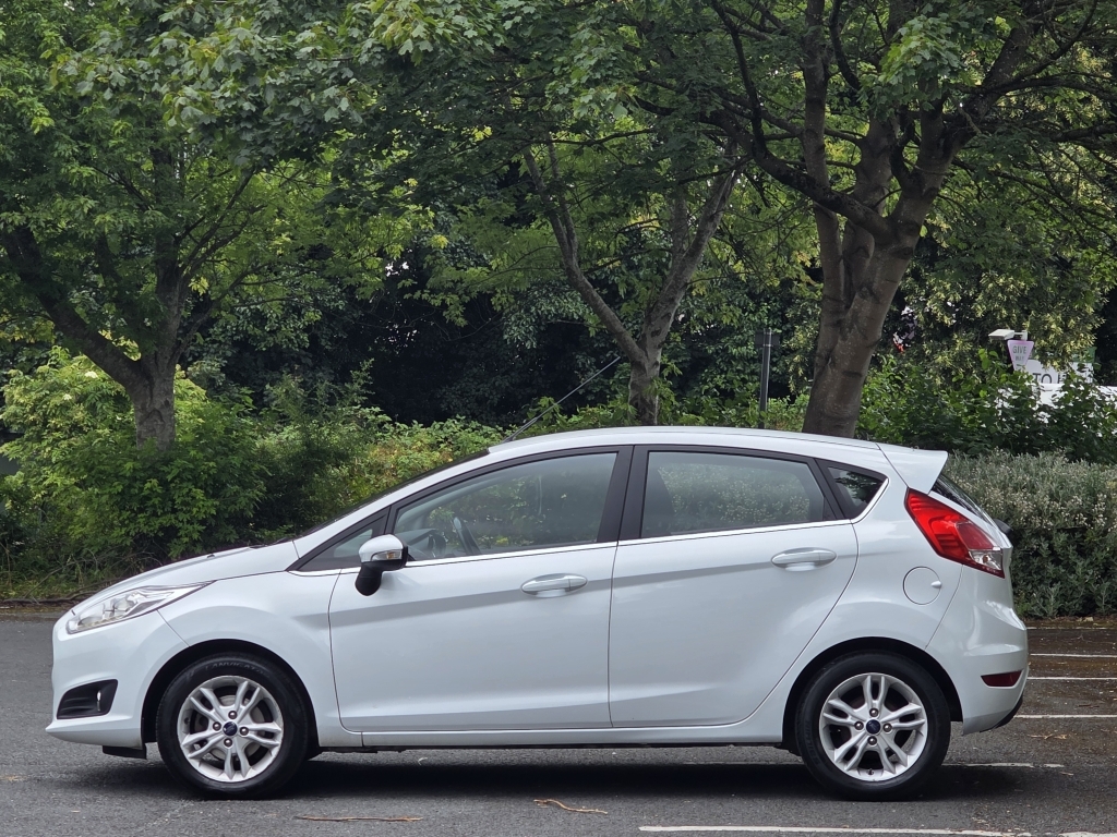 Ford Fiesta 1.2 Zetec White #5