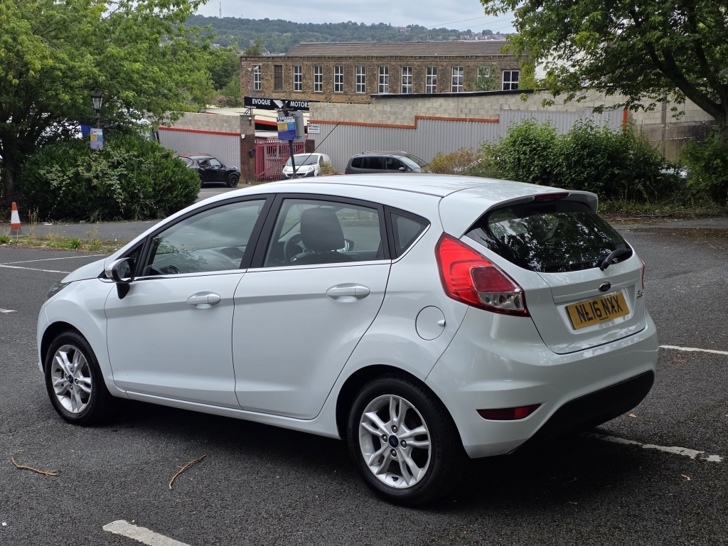 Ford Fiesta 1.2 Zetec White #6