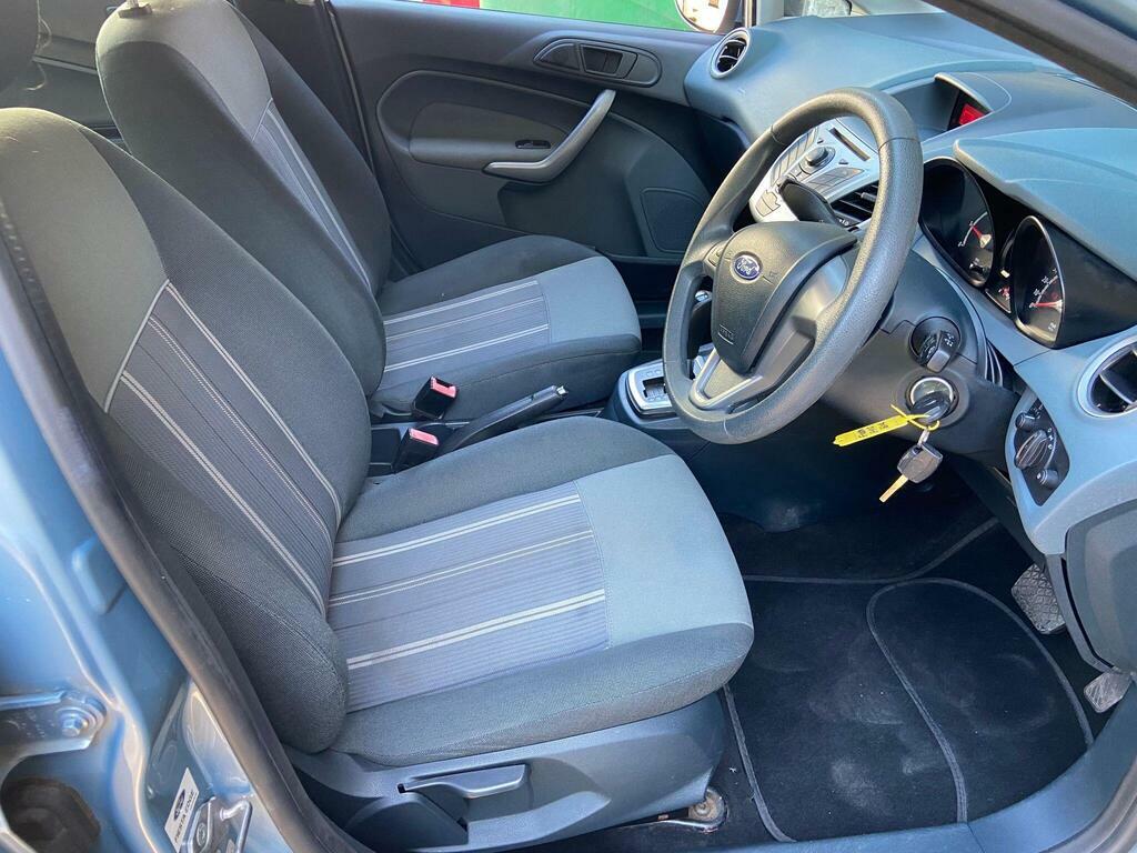 Ford Fiesta 1.25 Zetec Hatchback 133 Gkm, Red #11