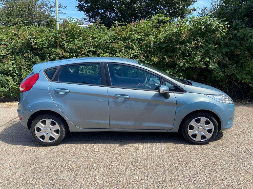 Ford Fiesta 1.25 Zetec Hatchback 133 Gkm, Red #8