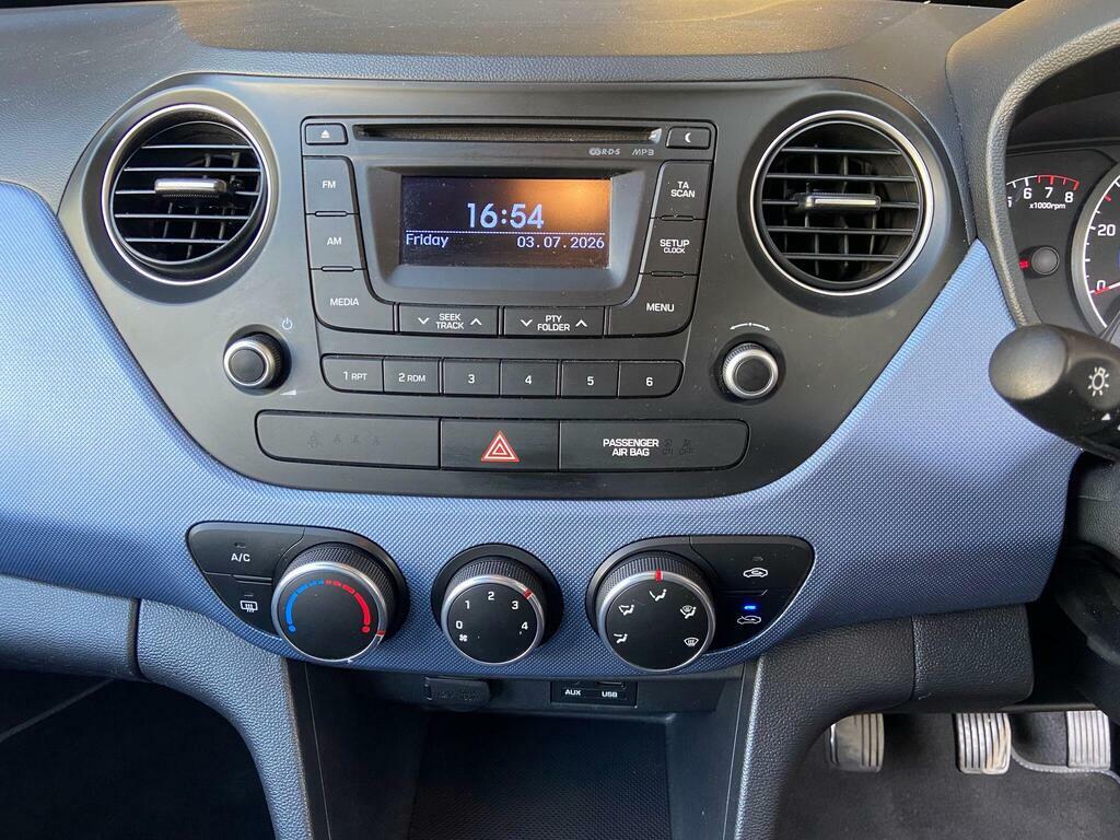 Hyundai I10 1.2 Active White Hatch, 20 Tax, 62 Mpg, F.s.h White #4