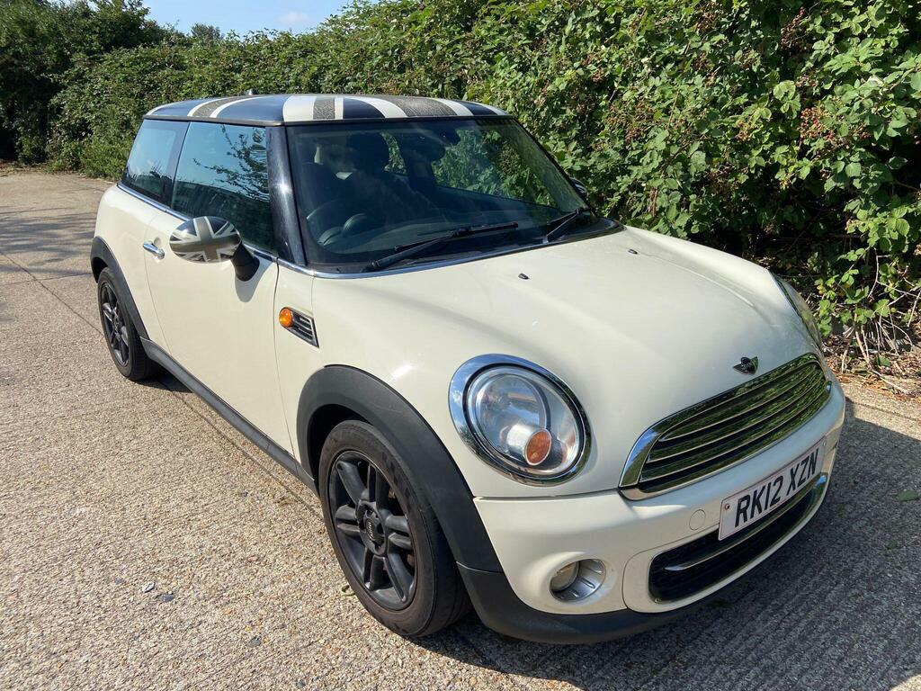 Mini Hatch 1.6 Cooper D Euro 5 S S White #2