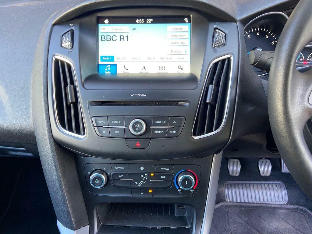 Ford Focus 1.0T Ecoboost Zetec Edition Euro 6 S S GY18EKT Grey #4