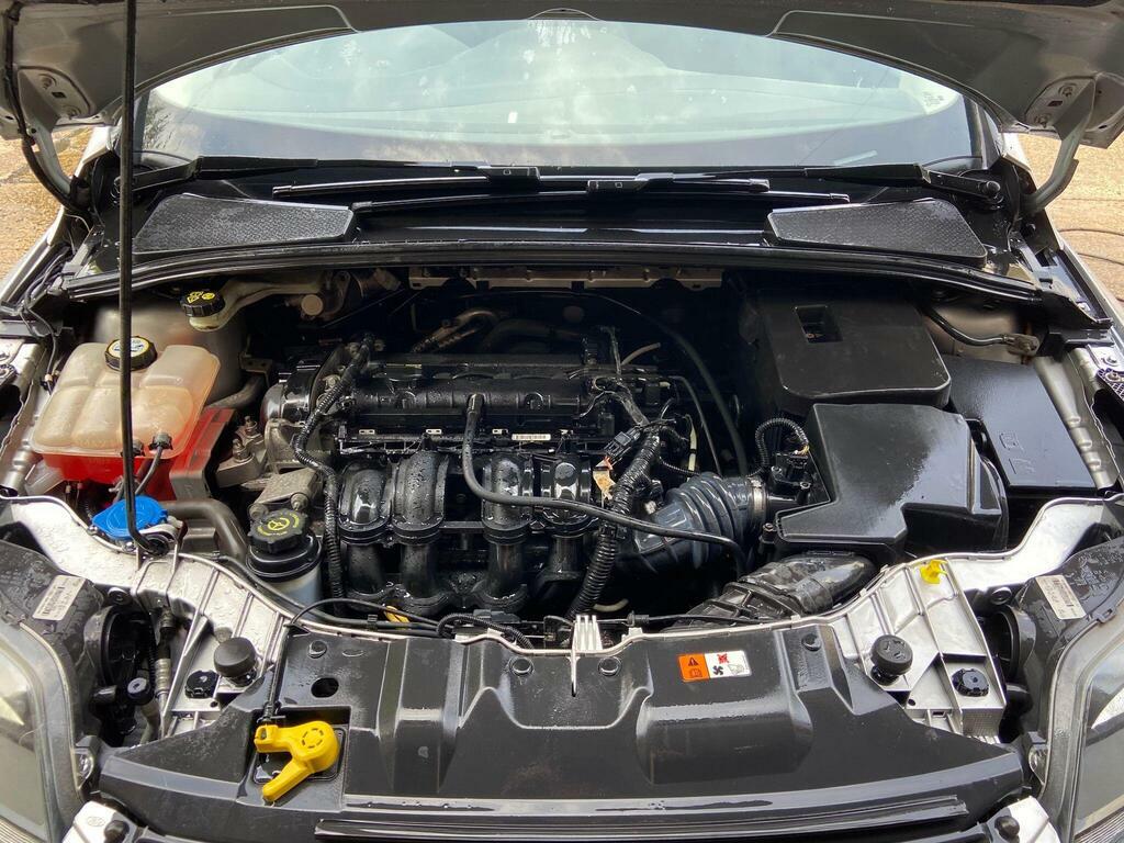 Ford Focus 1.6 Zetec Powershift Euro 5 Silver #4