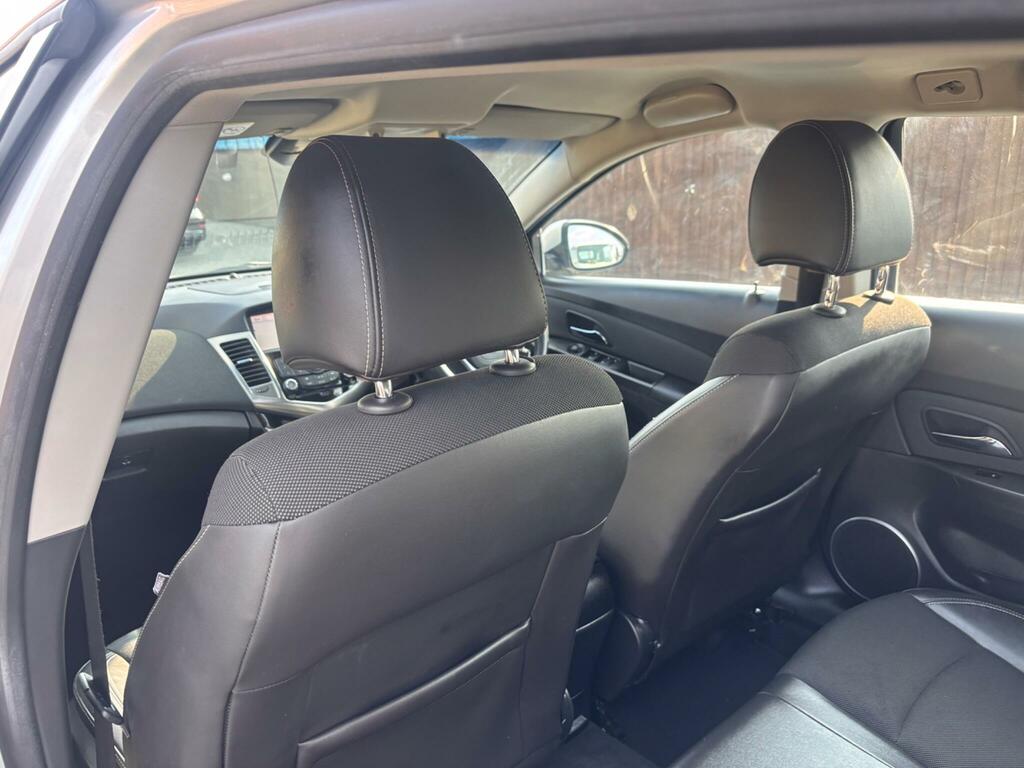 Chevrolet Cruze Hatchback Black #24