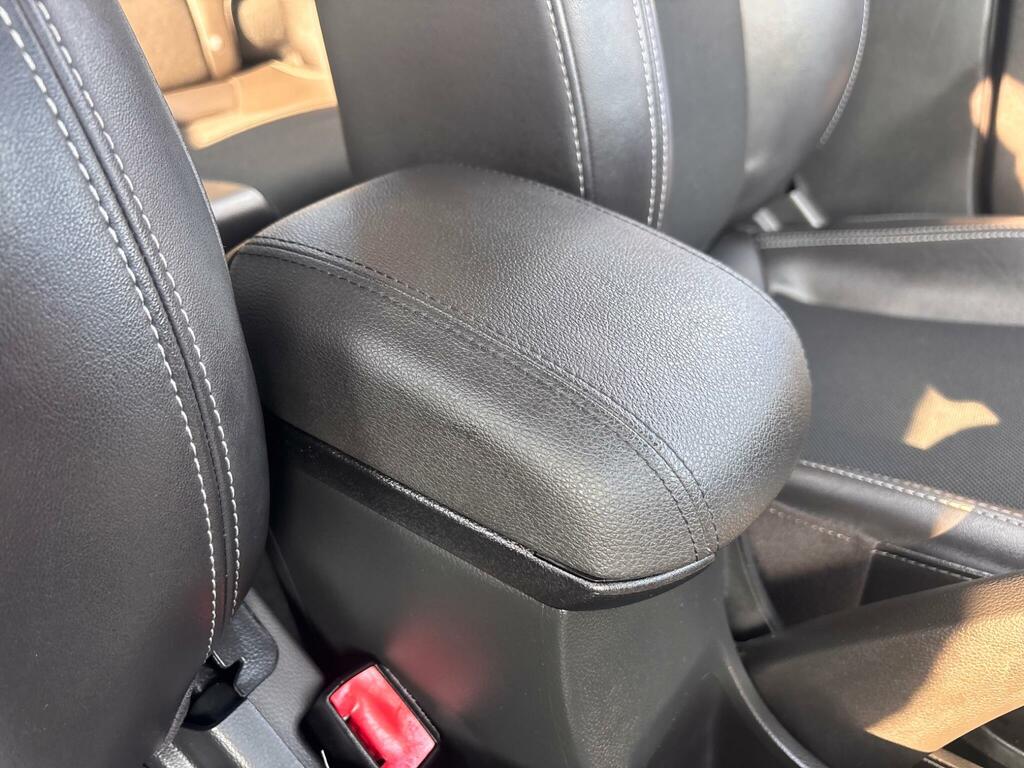 Chevrolet Cruze Hatchback Black #49