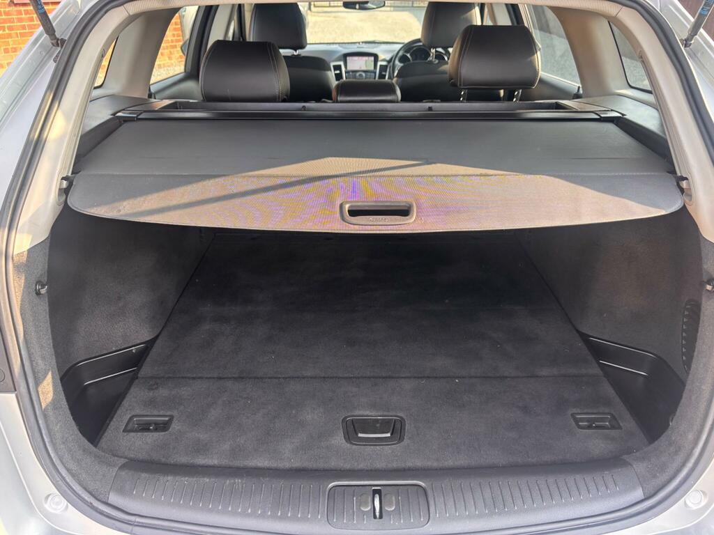 Chevrolet Cruze Hatchback Black #21