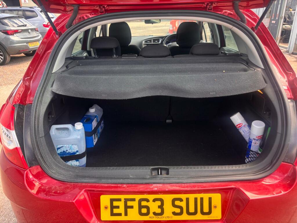 Citroen C4 1.6 E-hdi Exclusive Etg6 115 Bhp White #15