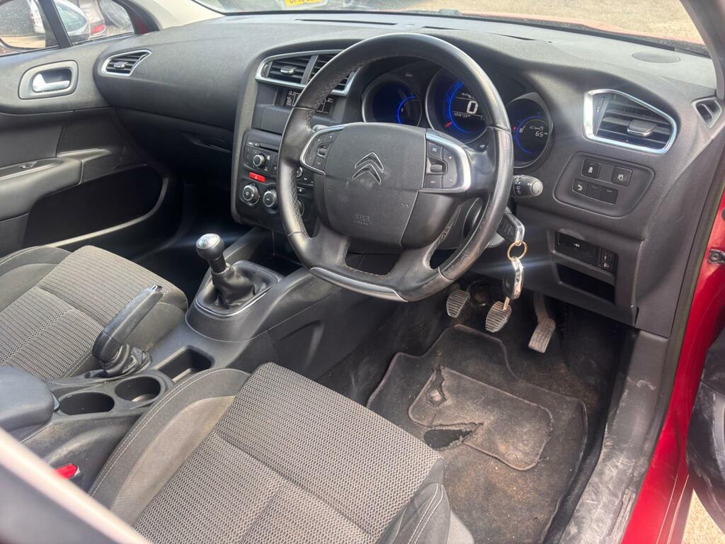 Citroen C4 1.6 E-hdi Exclusive Etg6 115 Bhp White #9