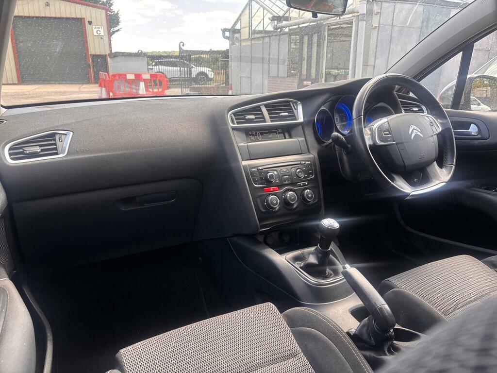 Citroen C4 1.6 E-hdi Exclusive Etg6 115 Bhp White #18