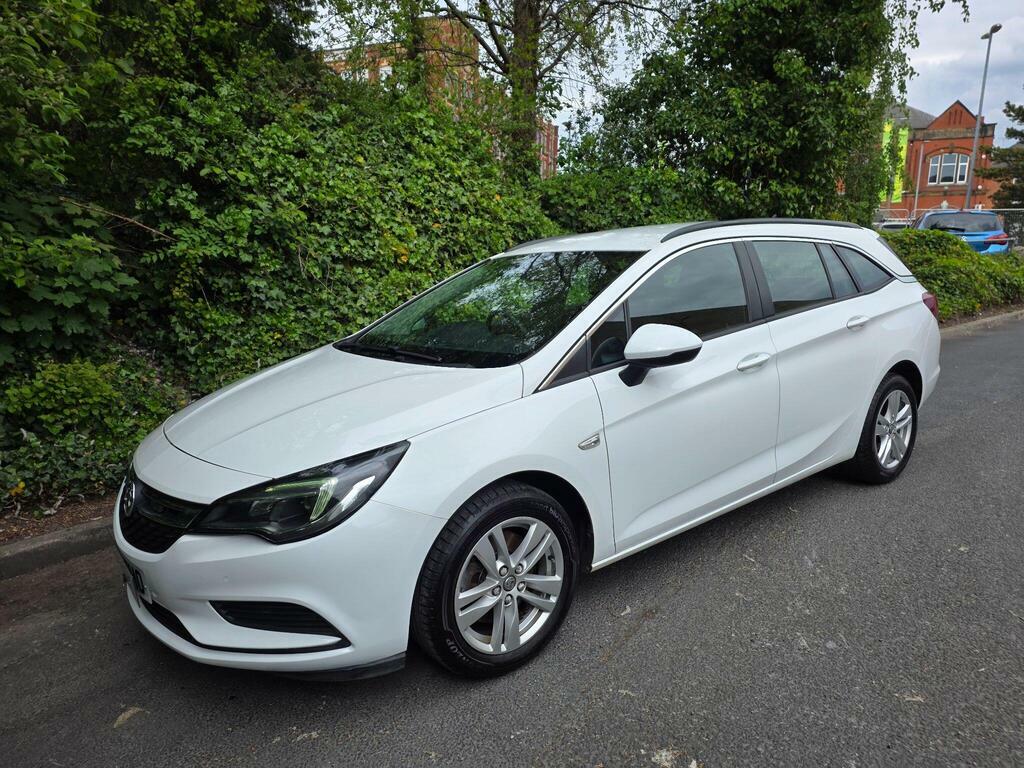 Vauxhall Astra 1.6 Cdti Blueinjection Sri Sports Tourer Euro 6 S White #4