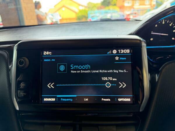 Peugeot 2008 Active Grey #16