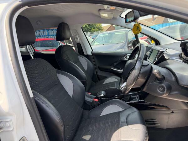 Peugeot 2008 Active Grey #12