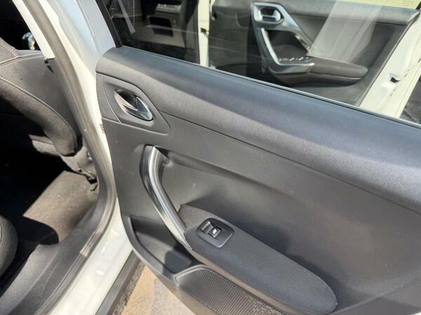 Peugeot 2008 Active Grey #32