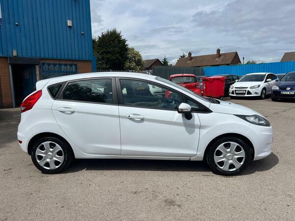 Ford Fiesta 1.25 Edge White #2