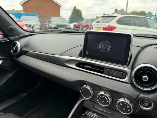 Fiat 124 Spider 1.4 Spider Multiair Lusso White #17