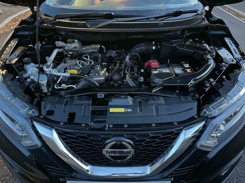Nissan Qashqai 1.3 Dig-t Acenta Premium NG19VLS Black #5