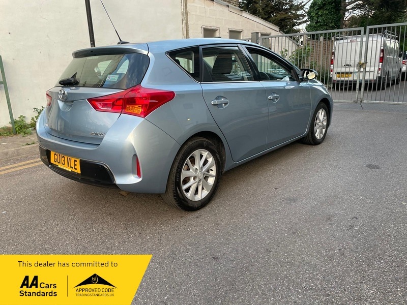 Toyota Auris 1.8 Vvti Hybrid Icon Cvt White #25