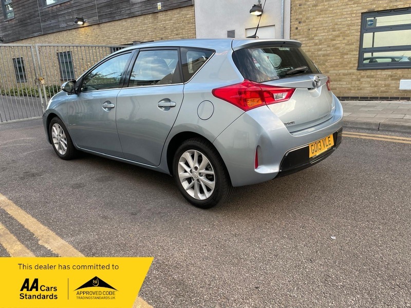 Toyota Auris 1.8 Vvti Hybrid Icon Cvt White #23